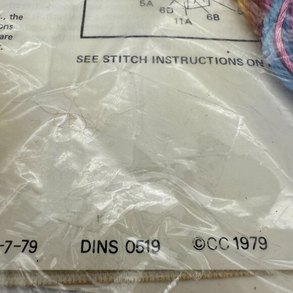 The Creative Circle Vtg Wool Embroidery Kit 519 Rock A Bye Baby Photo Frame New - Picture 9 of 10